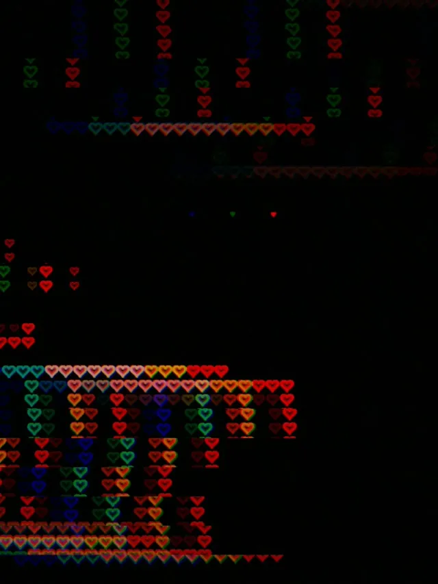 3:4 iPad Portrait | Neon retro hearts 60fps screensaver live bg