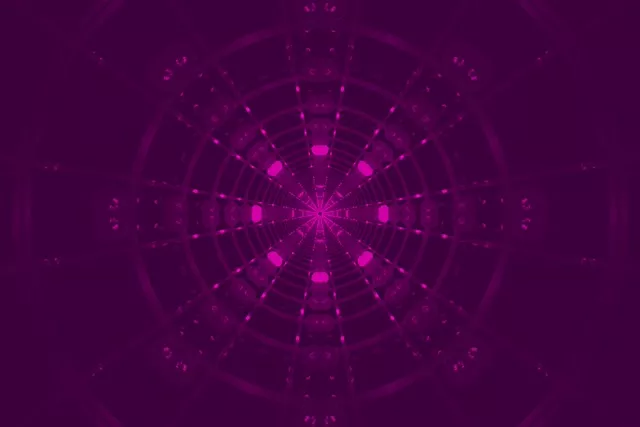 Túnel telaraña neón púrpura intenso con nodos magenta resplandecientes irradiando desde el centro, creando efecto vórtice 3D infinito para bucles VJ abstractos