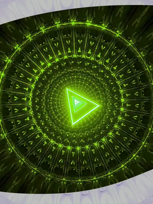 Neon Tunnel VJ Loop 60fps 3:4 iPad Pulsating Triangle Screensaver